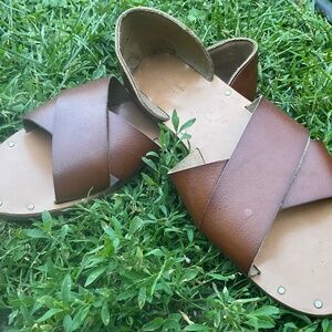 Universal thread sandals size women’s 8 1/2
